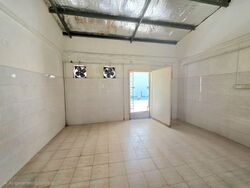 Foch Road (D8), Retail #566573851